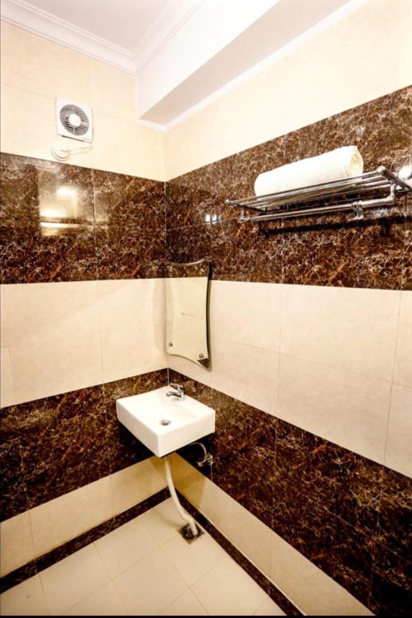 Airport Hotel Edge Home Stay New Delhi Eksteriør billede