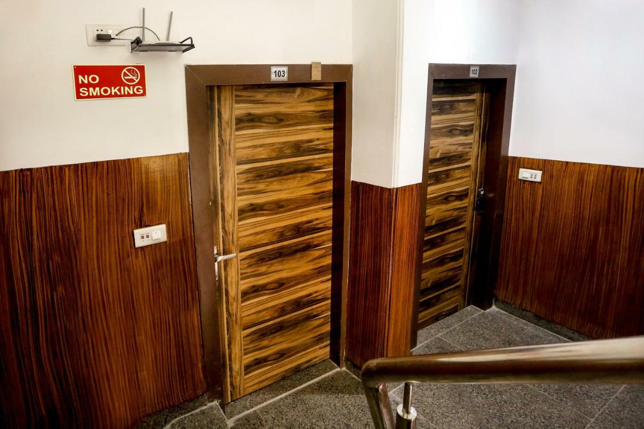 Airport Hotel Edge Home Stay New Delhi Eksteriør billede