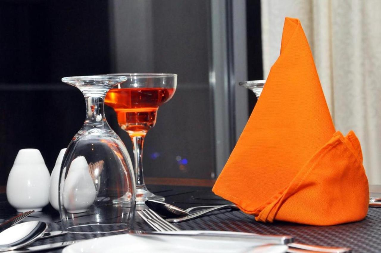 Airport Hotel Edge Home Stay New Delhi Eksteriør billede