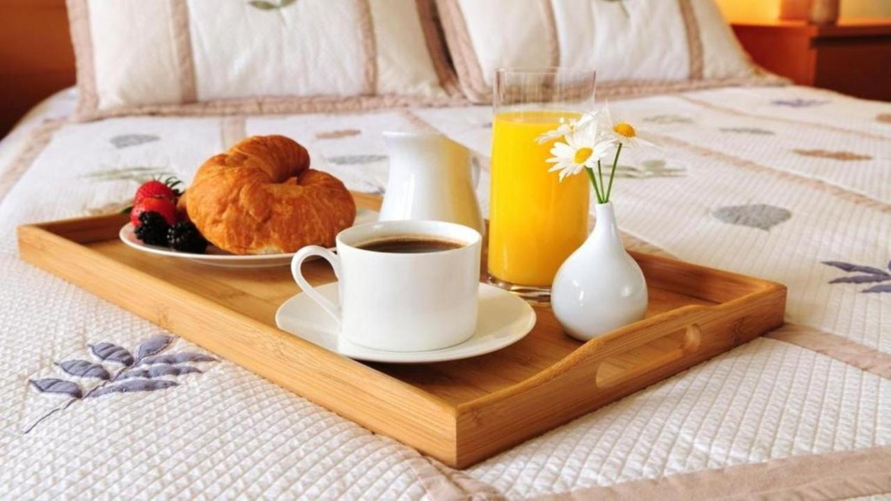 Airport Hotel Edge Home Stay New Delhi Eksteriør billede